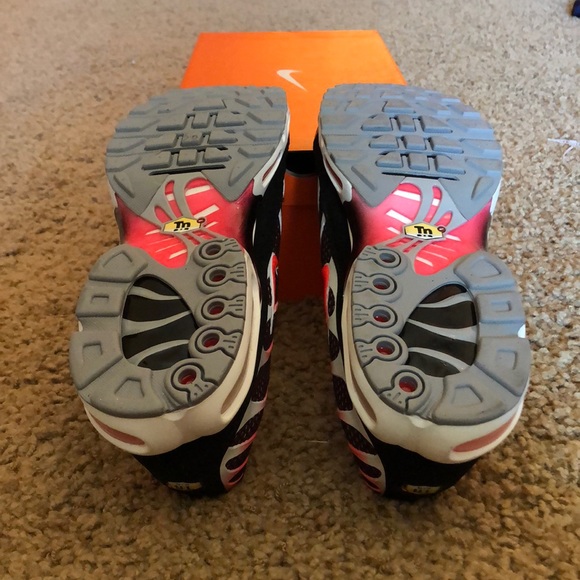 Nike Air Max Plus Hot Lava - Picture 7 of 7